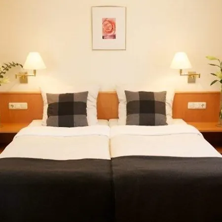 Hotel Parkhotel - Rosarium Uetersen