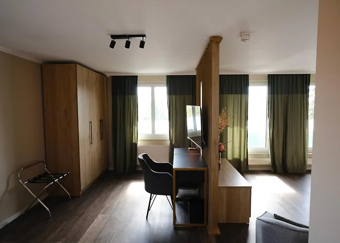 מלון Parkhotel - Rosarium 4*